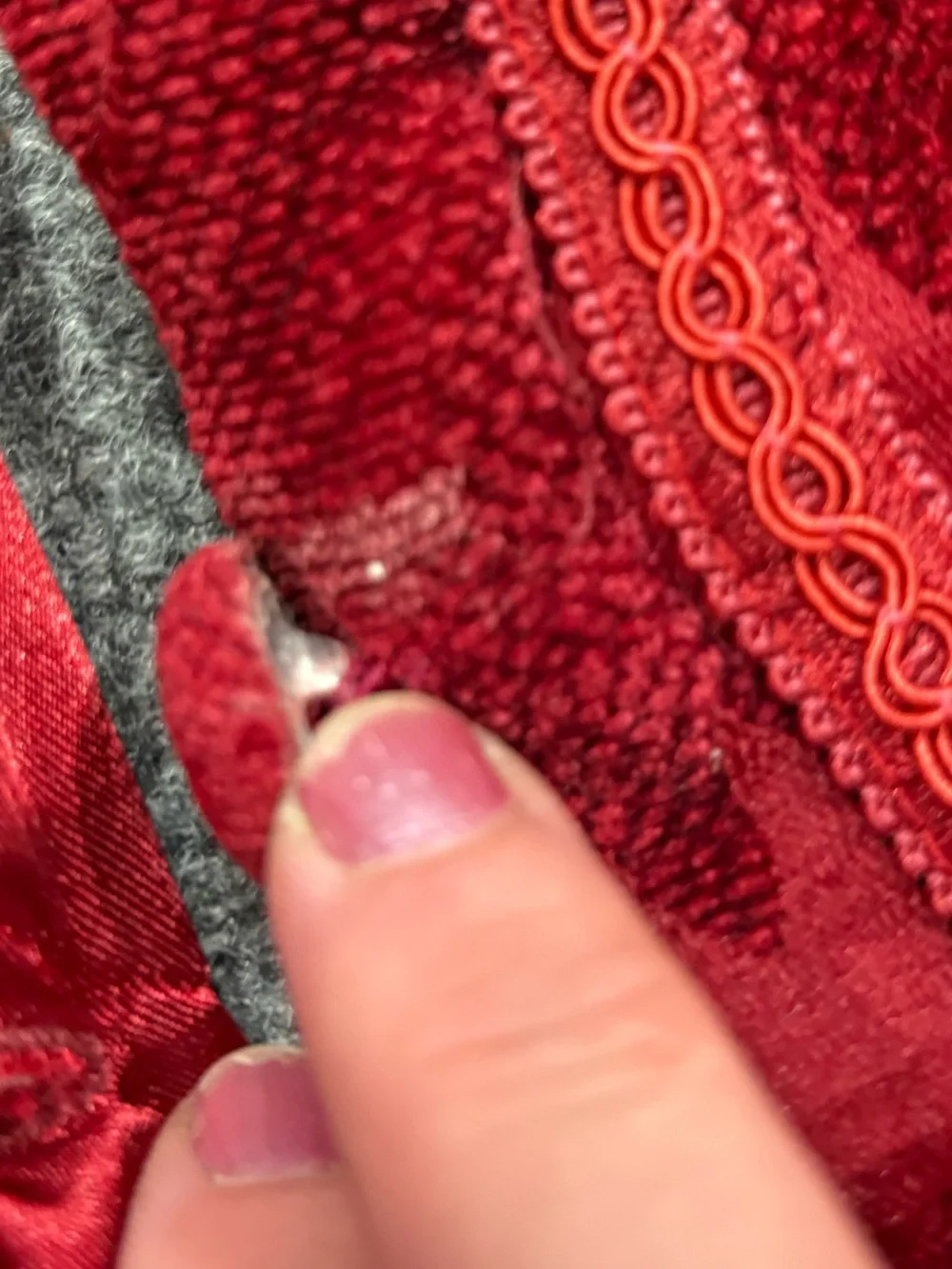 Gorgeous Red Velvet Damask Christmas Tree Skirt One Flawed Buttom